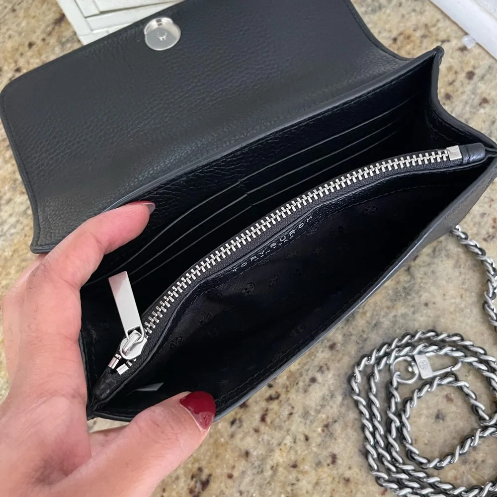 New Tory Burch 🖤 Britten top handle crossbody - Picture 7 of 7
